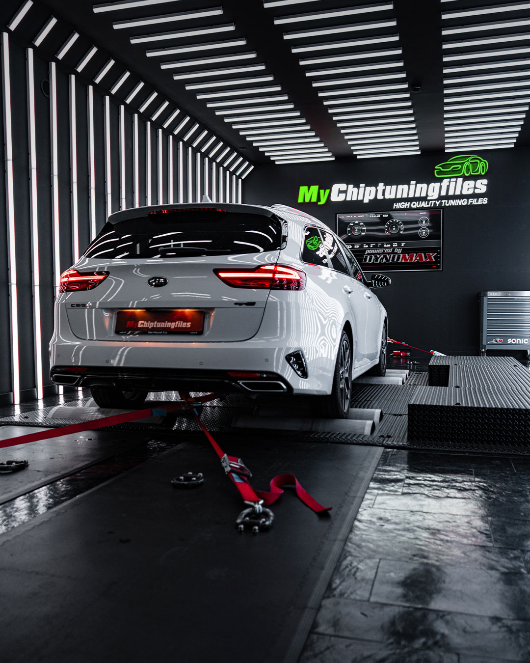 chiptuning-brandstof-besparen-tankstation